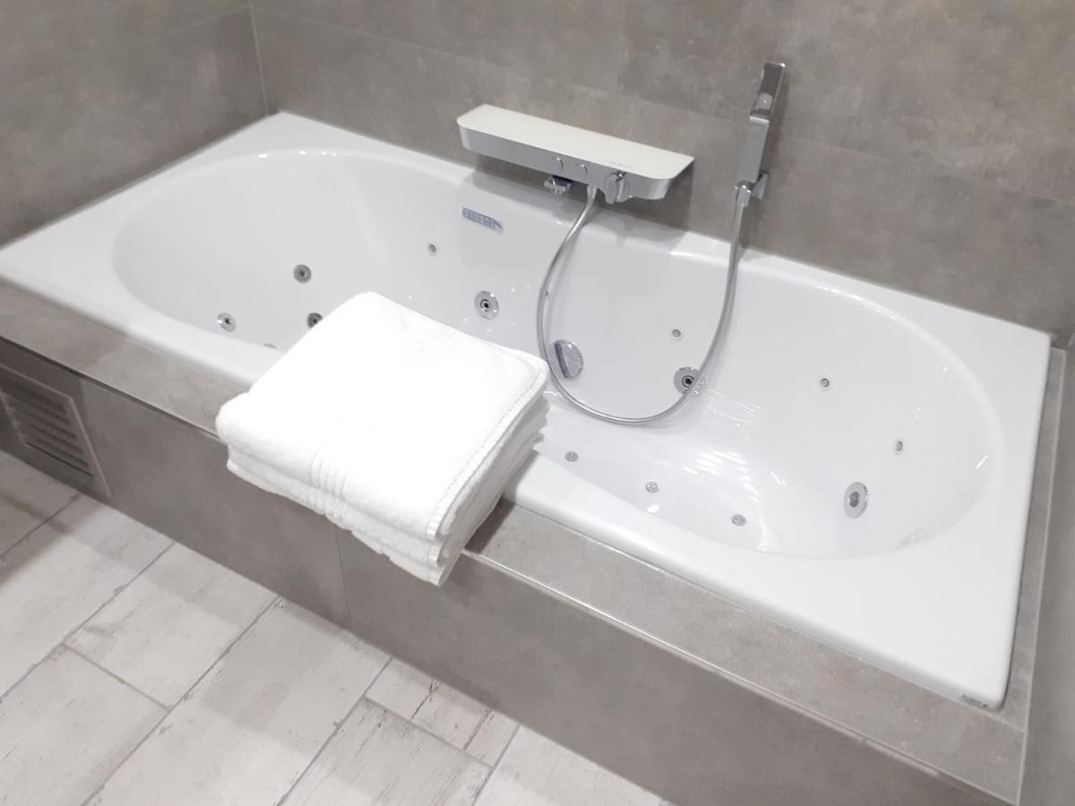 Villa Blue Garden B&B Vlaamse Ardennen Nabij Pairi Daiza Geraardsbergen Dış mekan fotoğraf