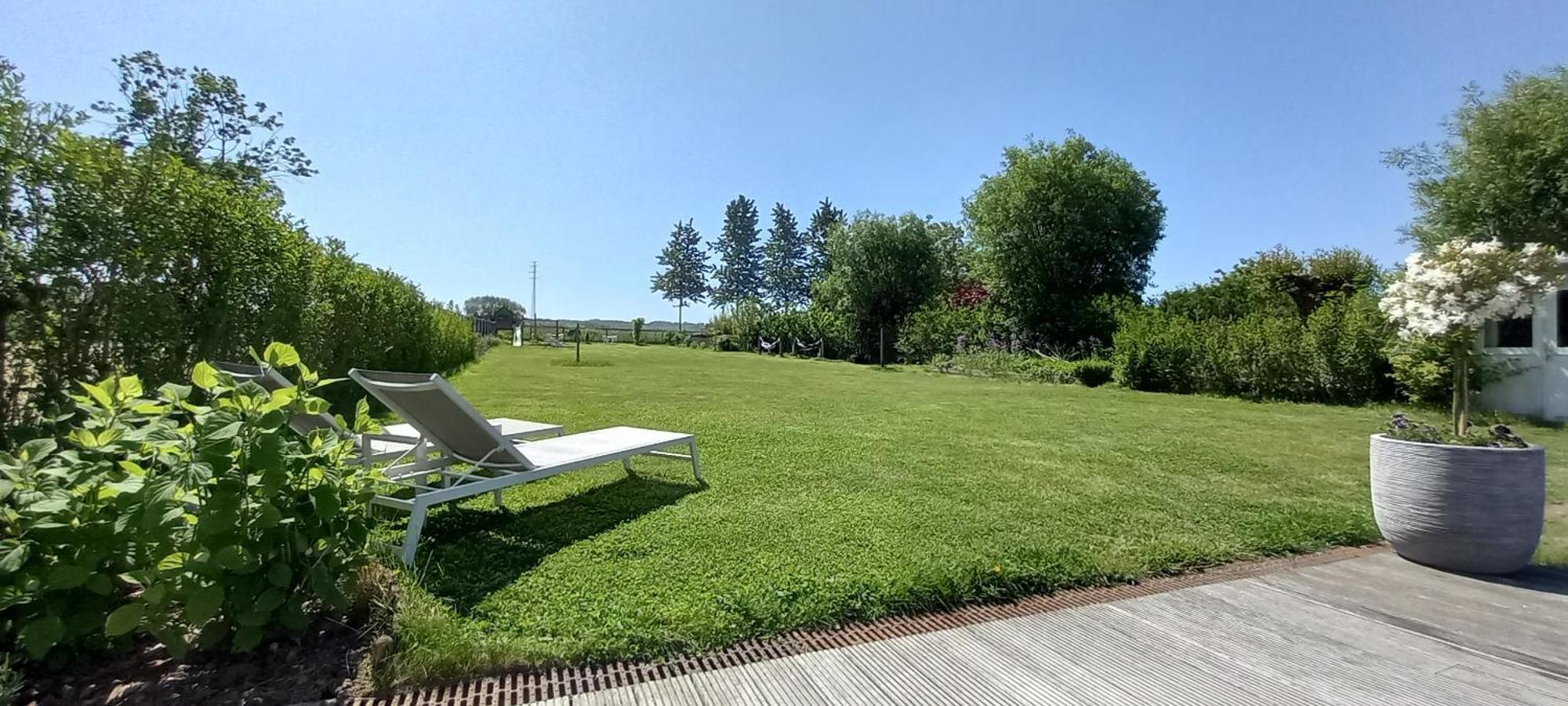 Villa Blue Garden B&B Vlaamse Ardennen Nabij Pairi Daiza Geraardsbergen Dış mekan fotoğraf